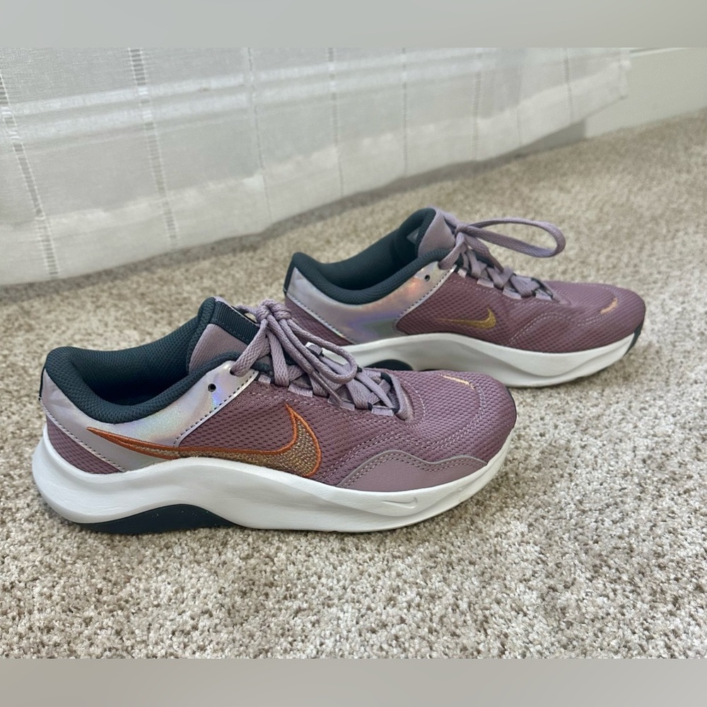 Women’s Nike Shoes size 7 perfect condition